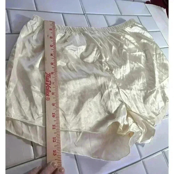 Women's Beige Spaghetti Strap Top Shorts Pajamas L Lounge Wear Large - Picture 7 of 8